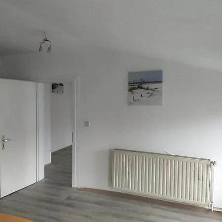 Apartament Schoene 2 Zimmer Im Dachgeschoss, Direkt Im Zentrum Schwerin (Mecklenburg-Vorpommern)