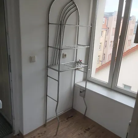 Schoene 2 Zimmer Im Dachgeschoss, Direkt Im Zentrum