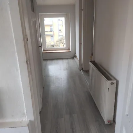 Schoene 2 Zimmer Im Dachgeschoss, Direkt Im Zentrum Apartament