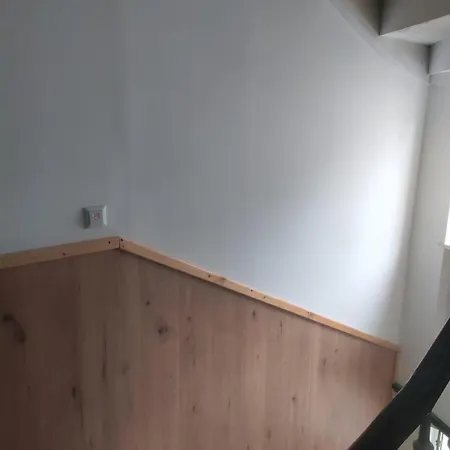 Schoene 2 Zimmer Im Dachgeschoss, Direkt Im Zentrum Apartament *