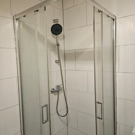 Apartament Schoene 2 Zimmer Im Dachgeschoss, Direkt Im Zentrum